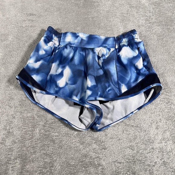 lululemon athletica Pants - Lululemon Hotty Hot Short II 2.5" Womens 6 Blue Blush Tracker Low Rise Athletic